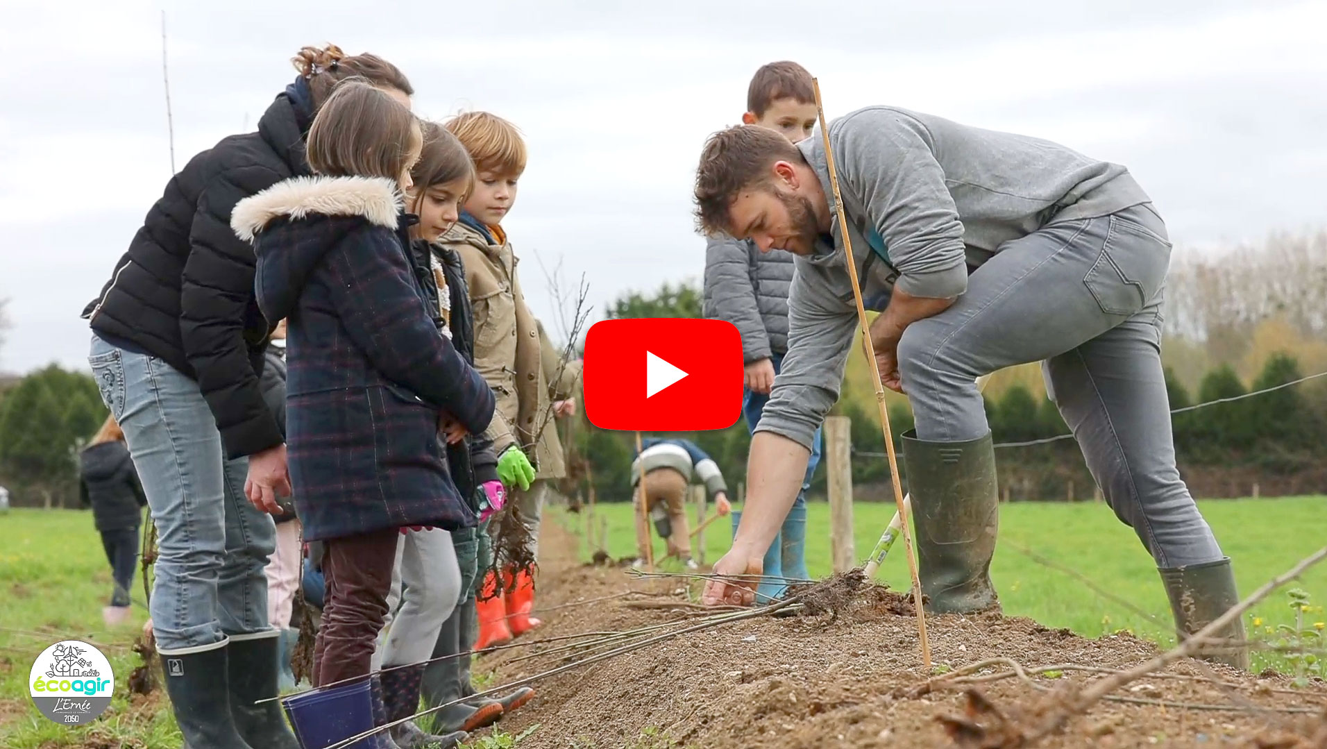 Plantation de haies avec l’école publique élémentaire d’Andouillé