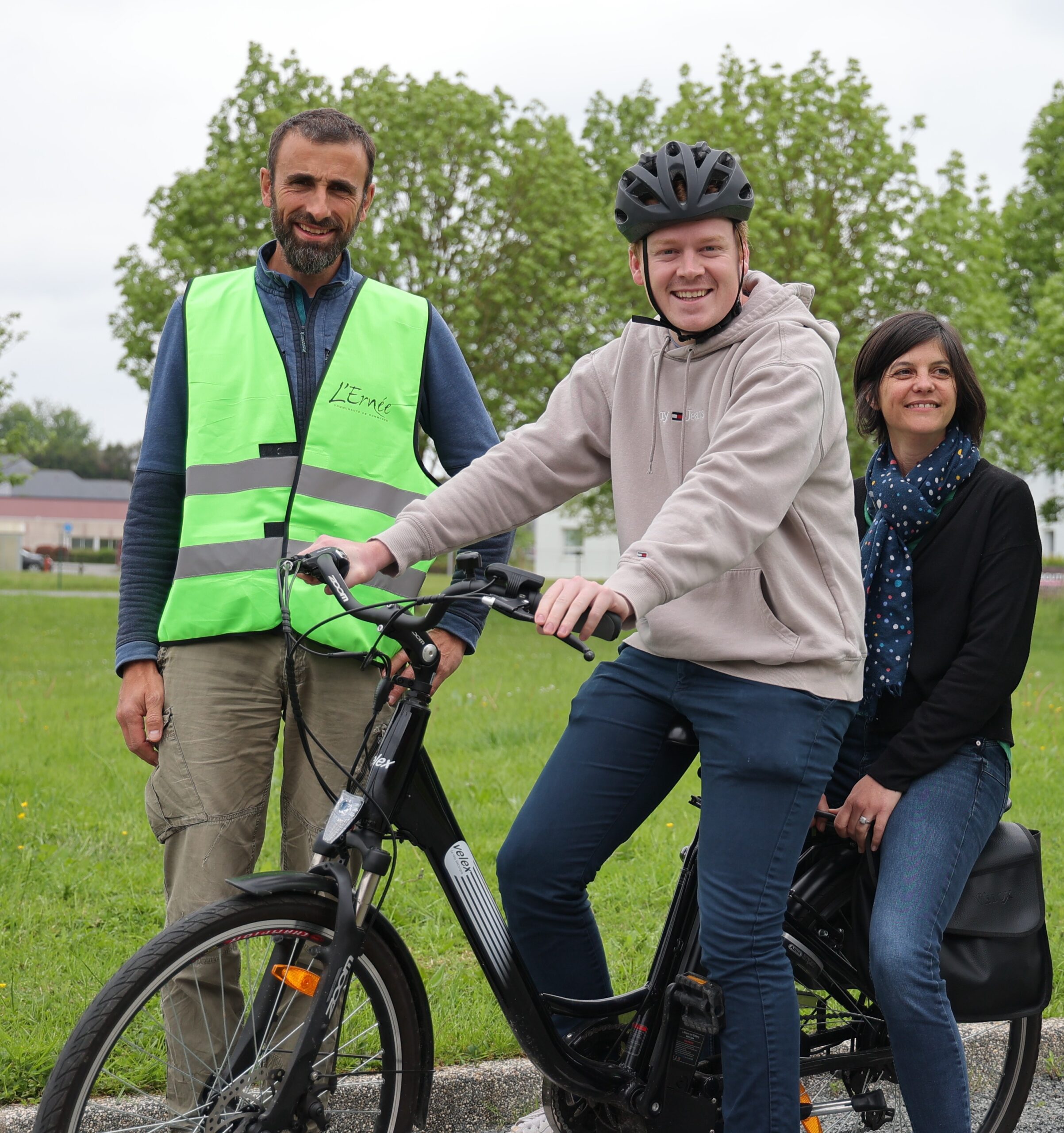Des vélos électriques disponibles à la location sur l’Ernée 